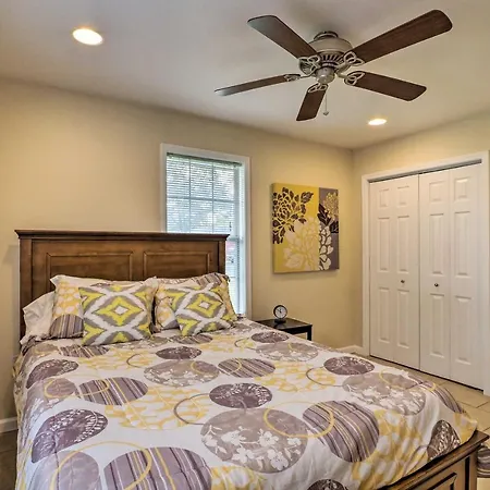 Pet-Friendly Georgetown Home Less Than 1 Mi To Dtwn!